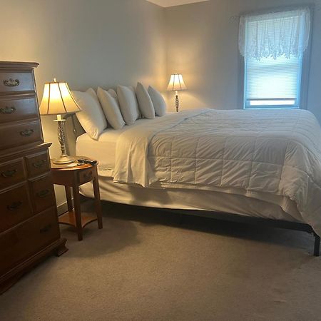 The Vermont Inn Mendon Bagian luar foto