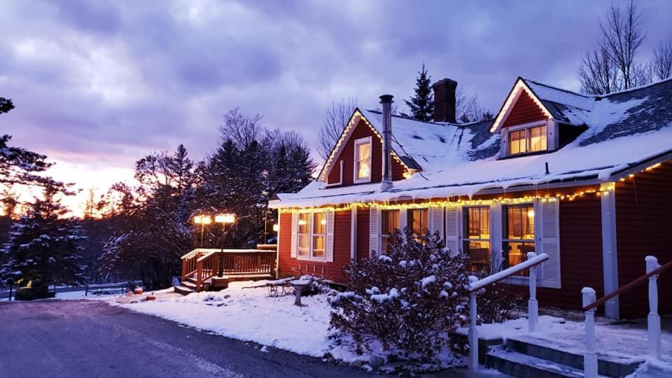 The Vermont Inn Mendon Bagian luar foto