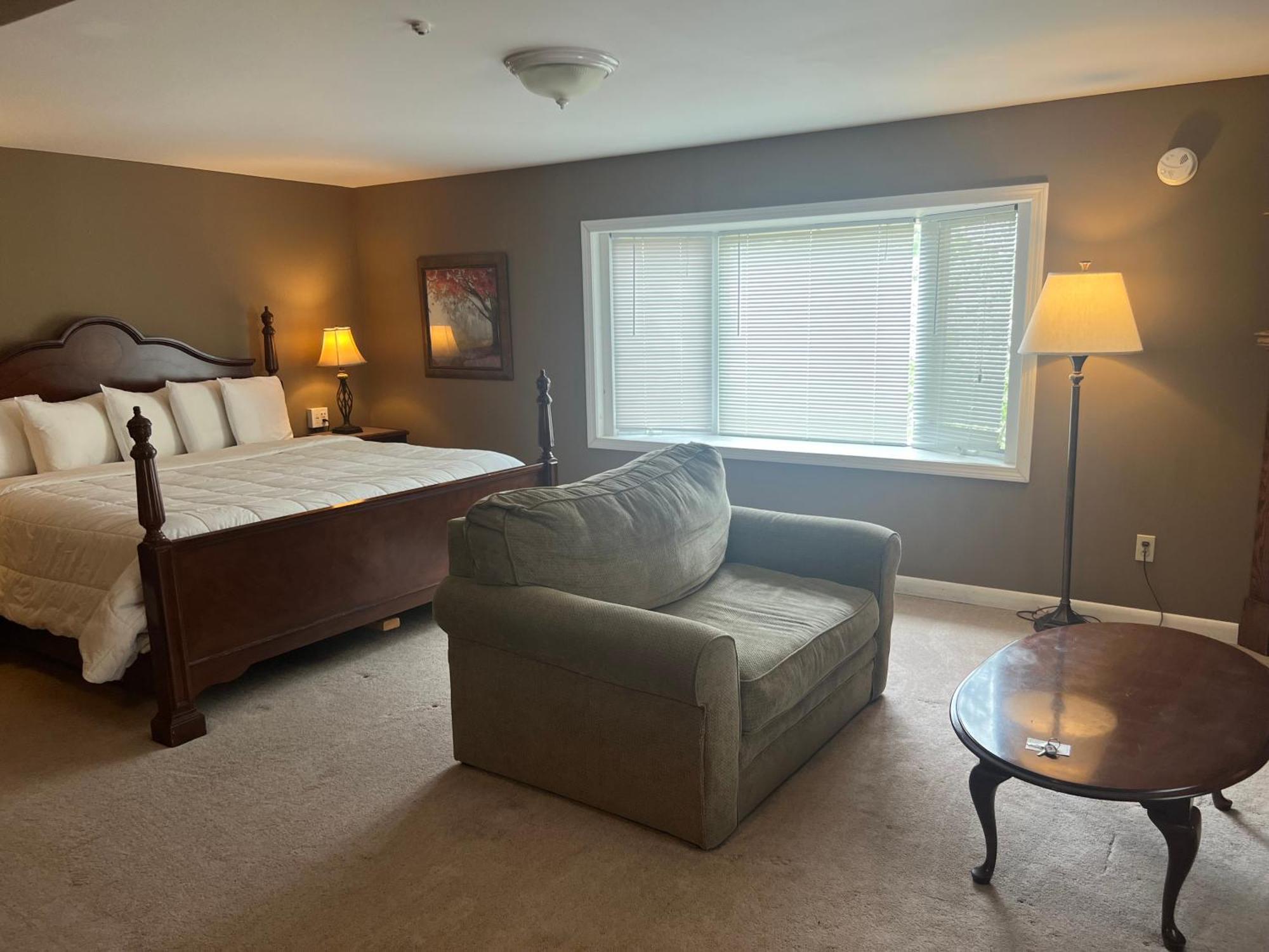 The Vermont Inn Mendon Bagian luar foto