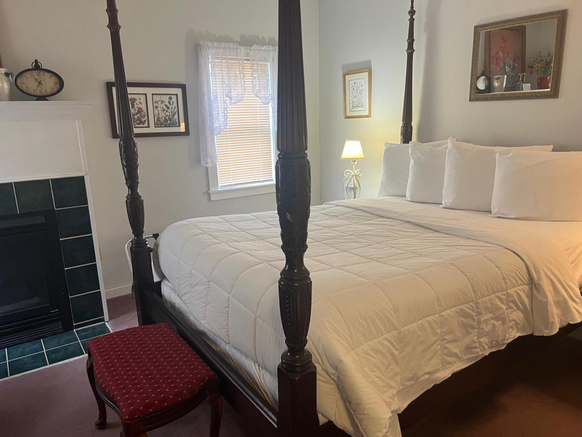 The Vermont Inn Mendon Bagian luar foto