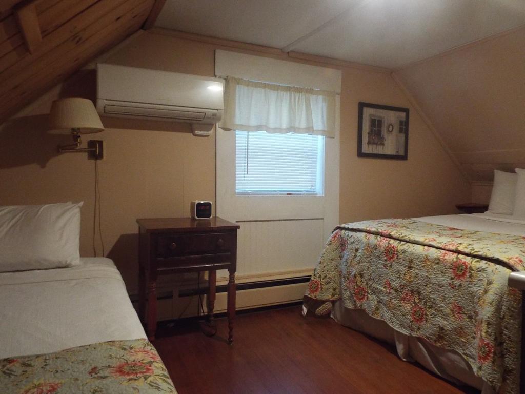 The Vermont Inn Mendon Bagian luar foto