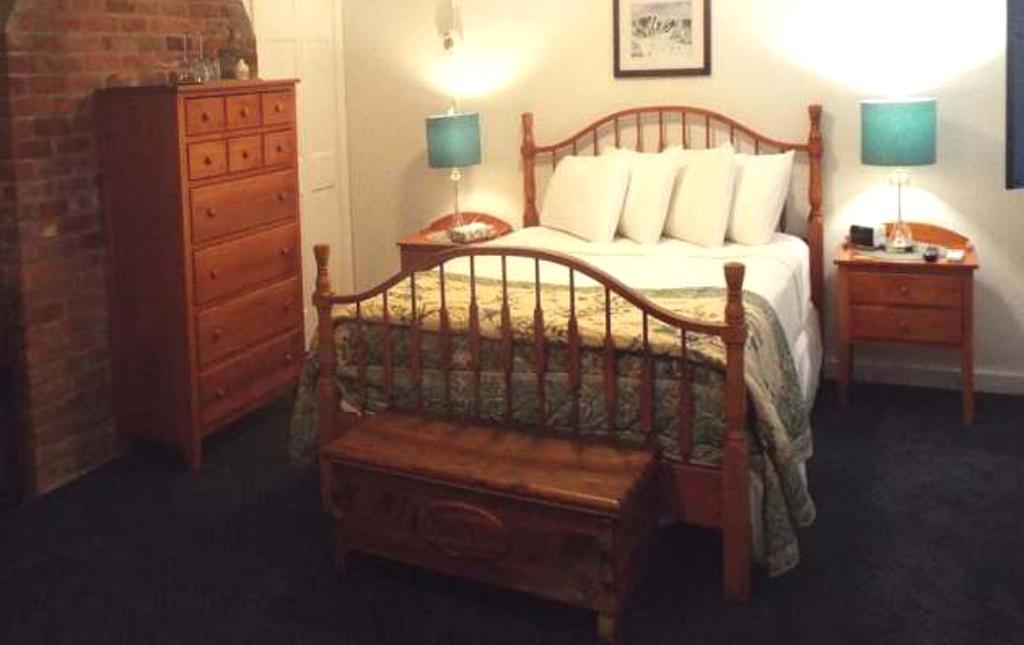 The Vermont Inn Mendon Bagian luar foto