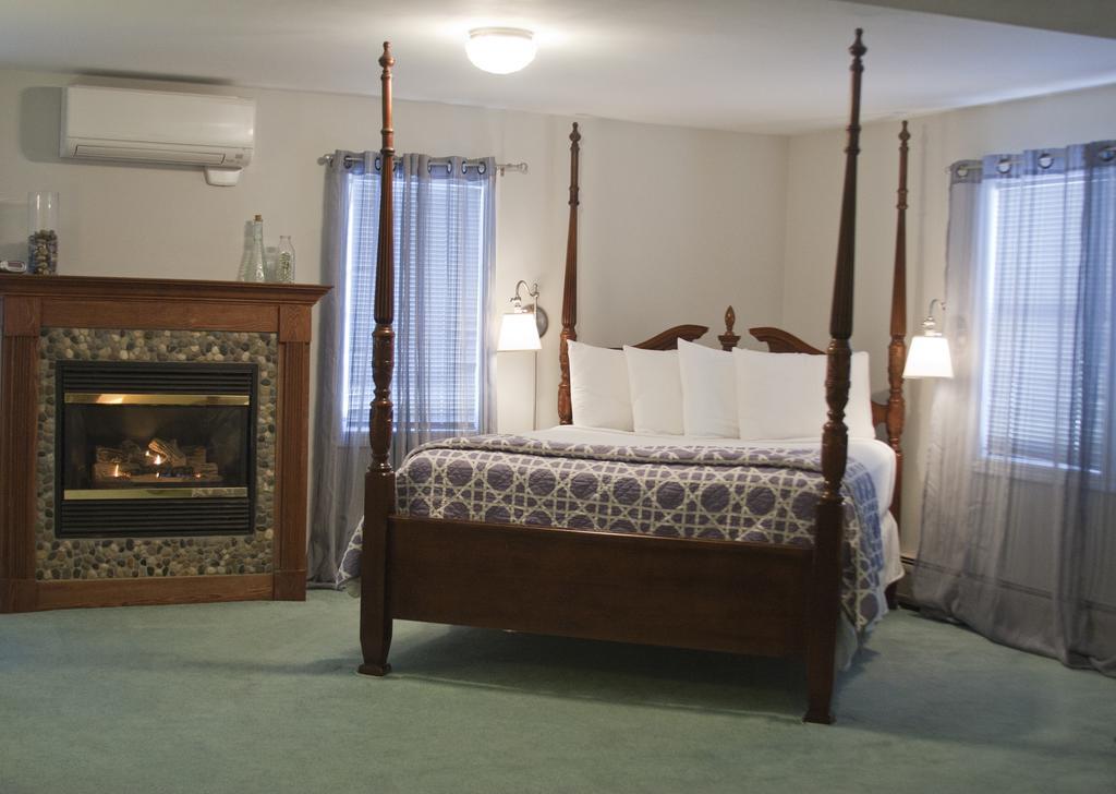 The Vermont Inn Mendon Bagian luar foto