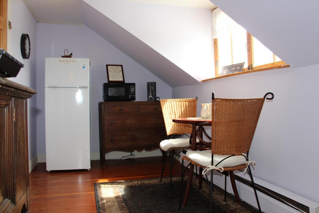 The Vermont Inn Mendon Bagian luar foto