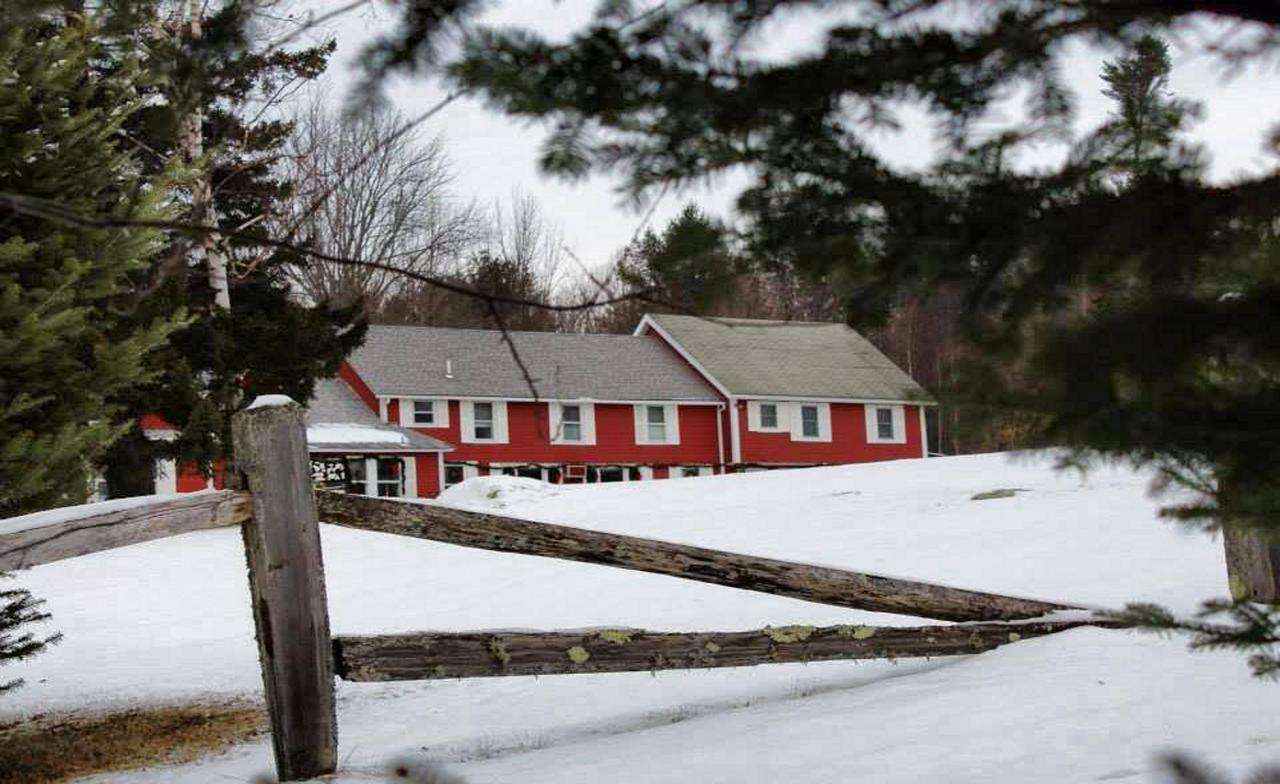 The Vermont Inn Mendon Bagian luar foto
